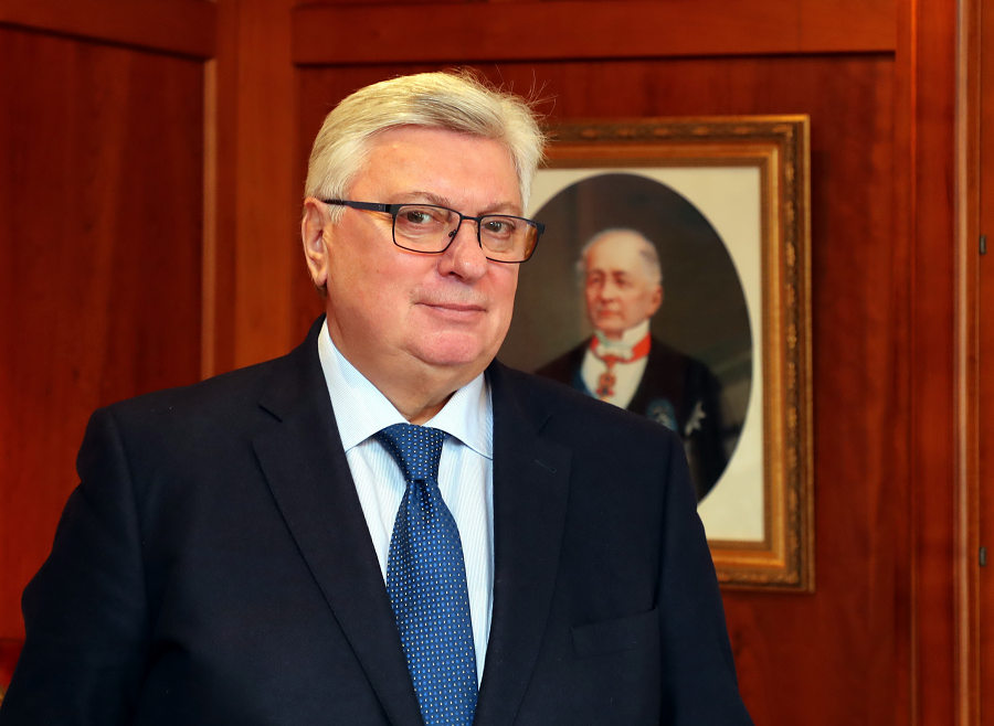 Уважаемый Анатолий Васильевич, с Днём рождения!