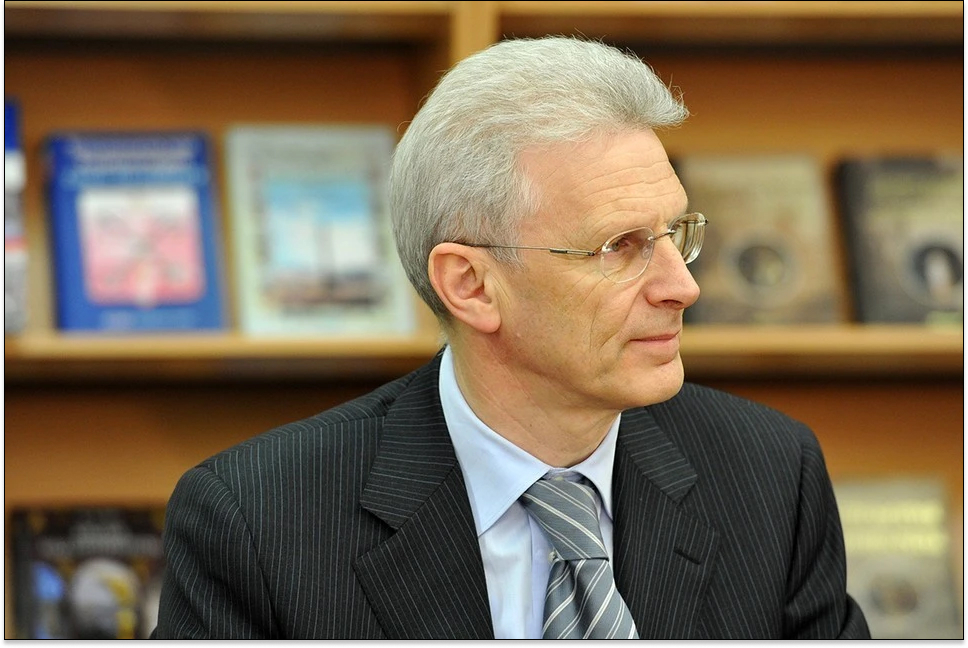 Уважаемый Андрей Александрович, с Днем рождения!
