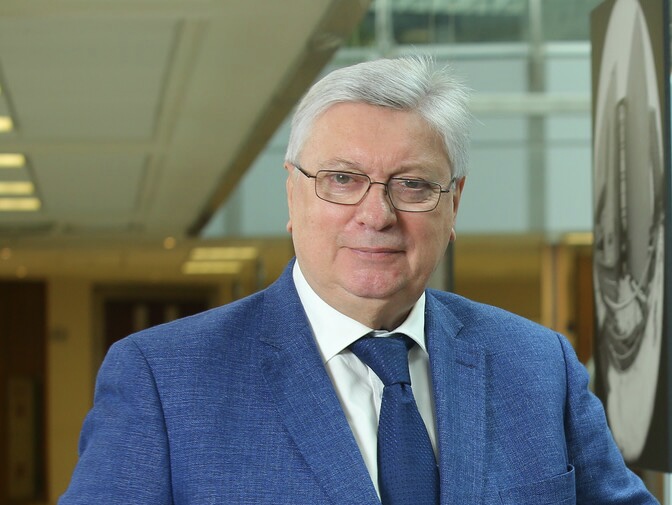 Уважаемый Анатолий Васильевич, с Днем рождения!