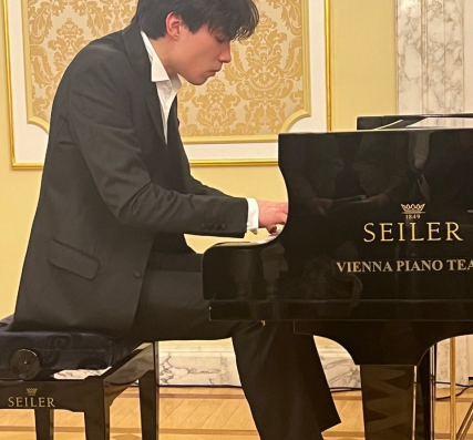 Konzert der russisch-chinesischen Pianistin Angel Wang in der Russischen Botschaft in Österreich