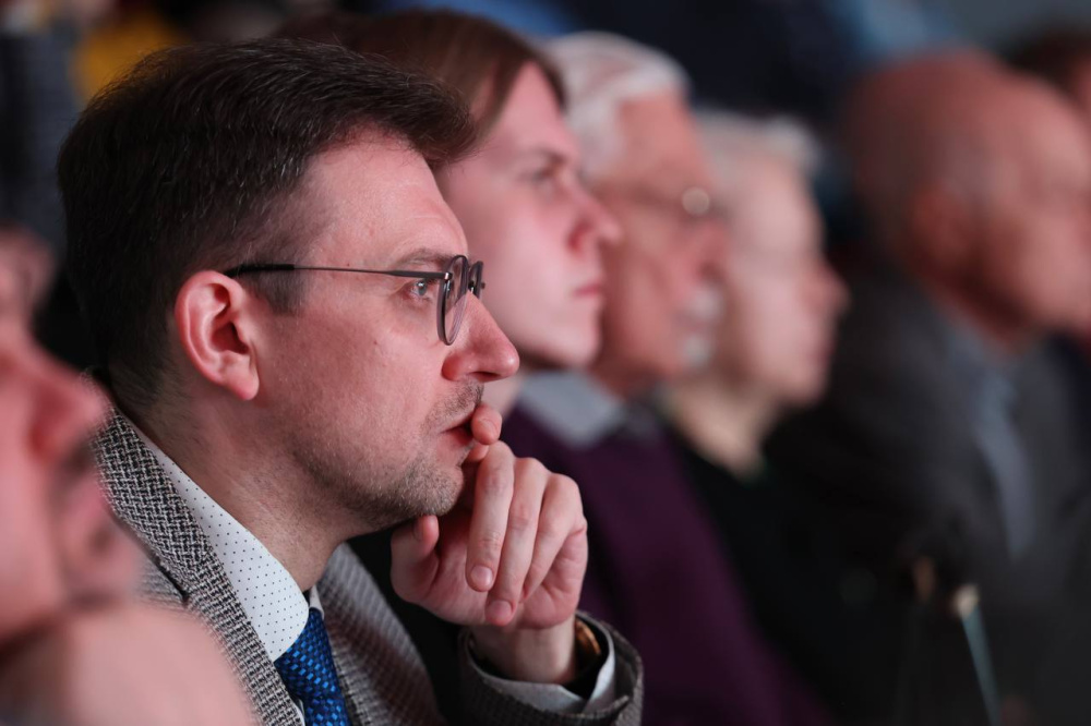 Vorführung des Theaterstücks zur Rekonstruktion des Nürnberger Prozesses im Nationalen Zentrum Russland „Das Nürnberger Urteil: Lehren aus der Geschichte für die Gegenwart und Zukunft“